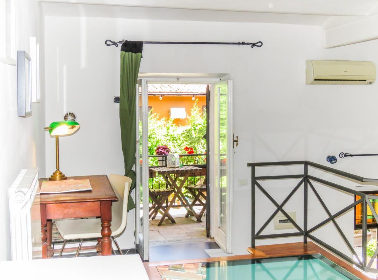 Casa Del Moro - Romantic Loft In Trastevere Exteriér fotografie